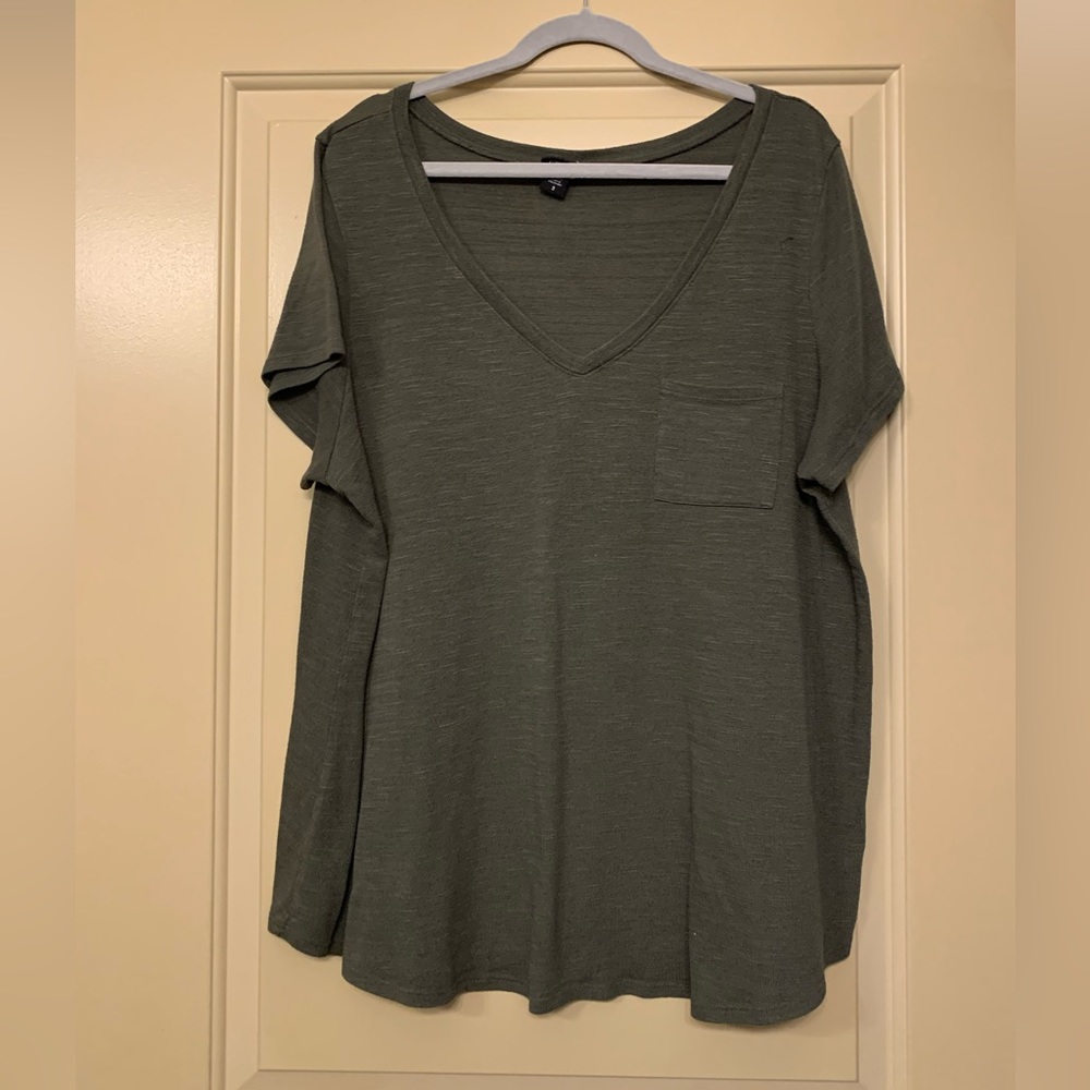 Torrid tee. Size 3X.